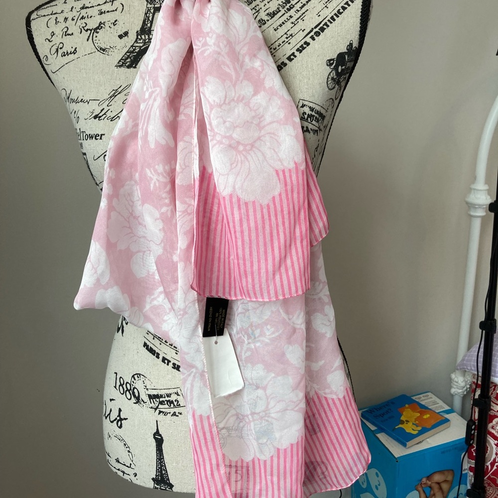TR Bentley pink and white scarf. NWT - Picture 2 of 7